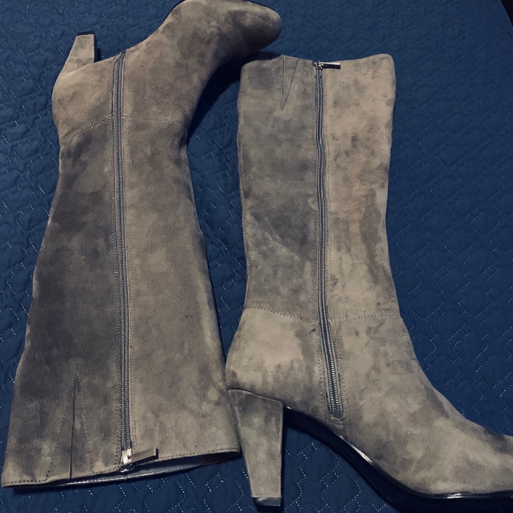 Boots - Picture 4 of 5